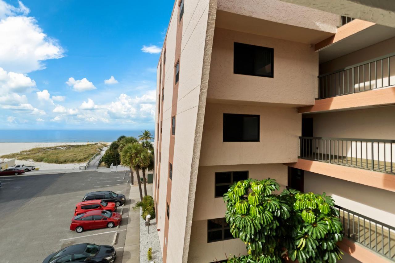 Gulf Gate Resort By Travel Resort Services St. Pete Beach Extérieur photo