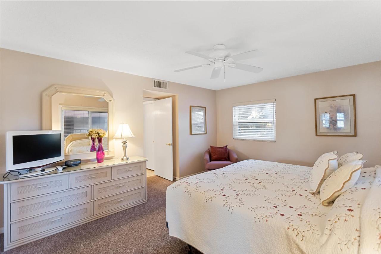 Gulf Gate Resort By Travel Resort Services St. Pete Beach Extérieur photo