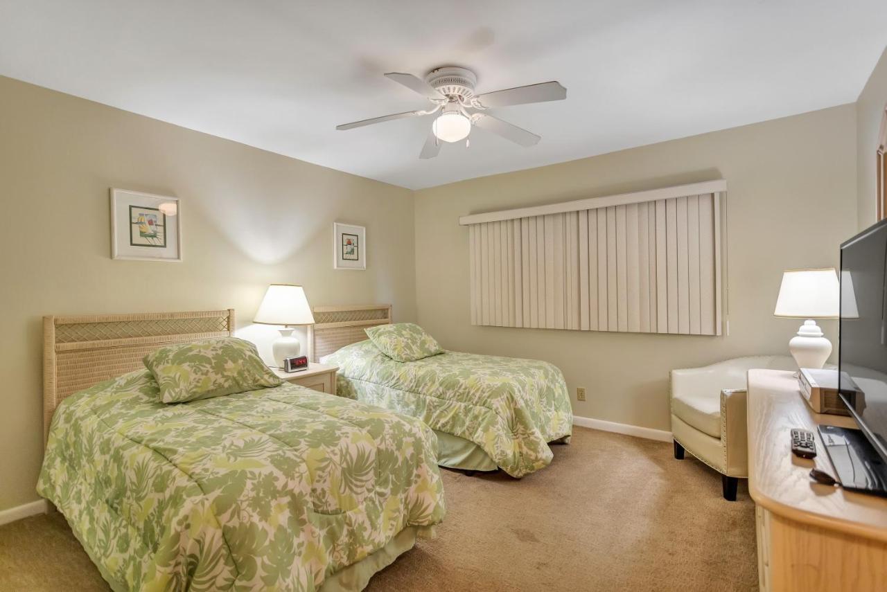 Gulf Gate Resort By Travel Resort Services St. Pete Beach Extérieur photo
